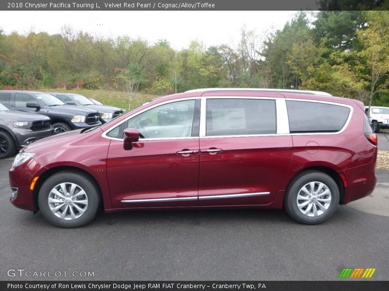 Velvet Red Pearl / Cognac/Alloy/Toffee 2018 Chrysler Pacifica Touring L