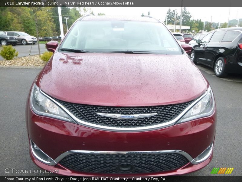 Velvet Red Pearl / Cognac/Alloy/Toffee 2018 Chrysler Pacifica Touring L