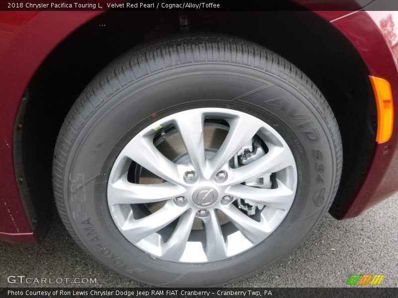 Velvet Red Pearl / Cognac/Alloy/Toffee 2018 Chrysler Pacifica Touring L