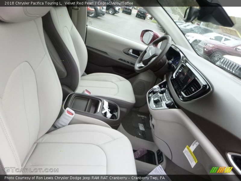Velvet Red Pearl / Cognac/Alloy/Toffee 2018 Chrysler Pacifica Touring L
