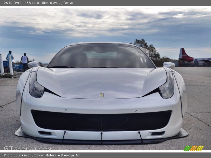 Bianco Avus / Rosso 2010 Ferrari 458 Italia