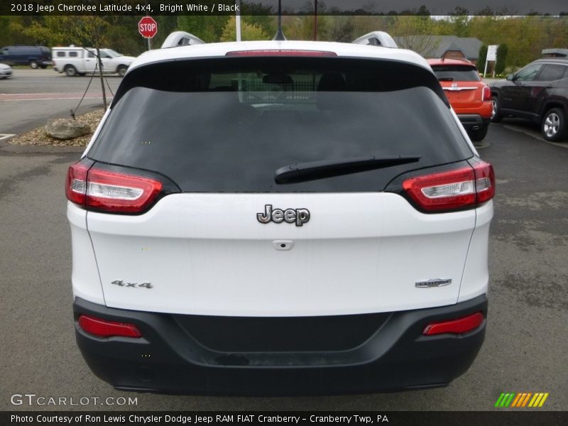 Bright White / Black 2018 Jeep Cherokee Latitude 4x4
