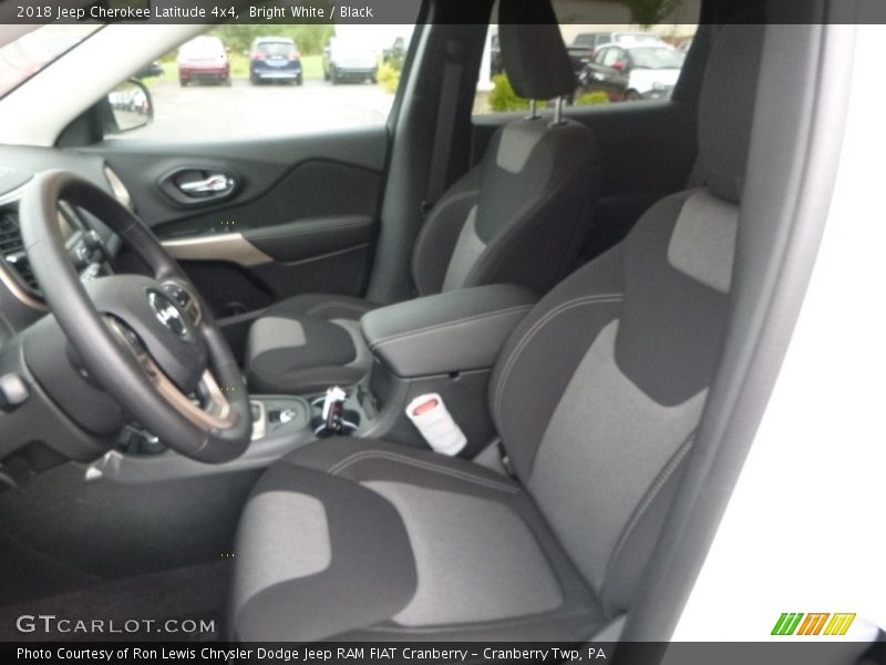 Bright White / Black 2018 Jeep Cherokee Latitude 4x4