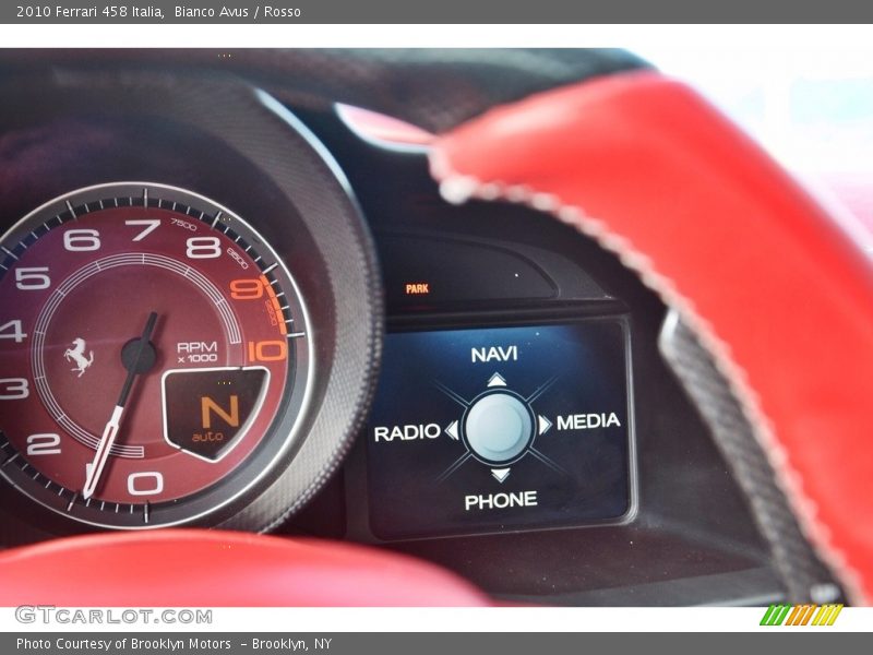 Bianco Avus / Rosso 2010 Ferrari 458 Italia