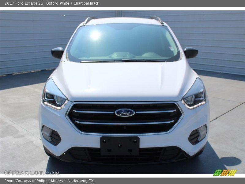 Oxford White / Charcoal Black 2017 Ford Escape SE