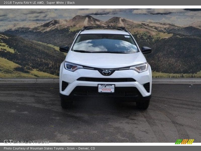 Super White / Black 2018 Toyota RAV4 LE AWD