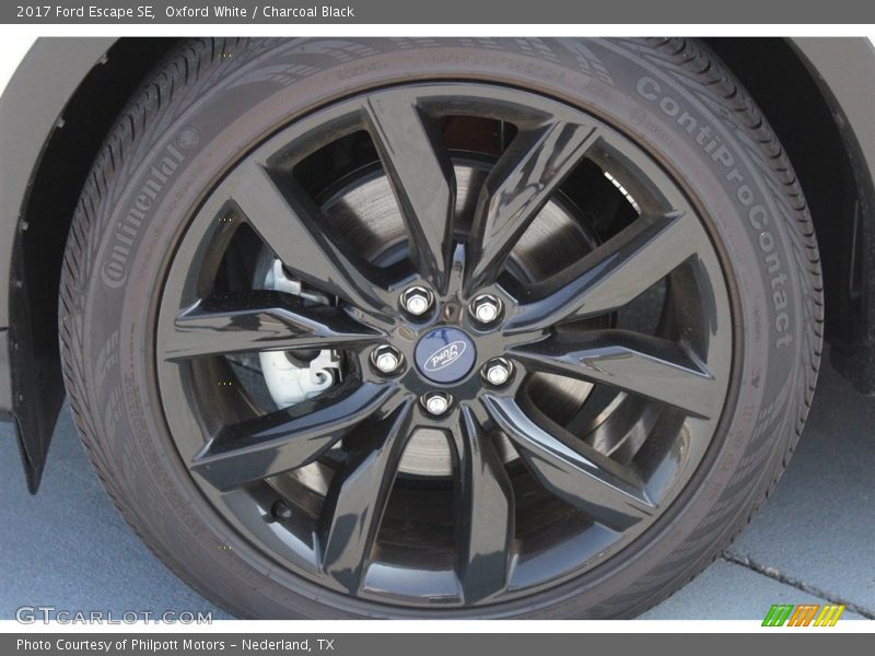 Oxford White / Charcoal Black 2017 Ford Escape SE