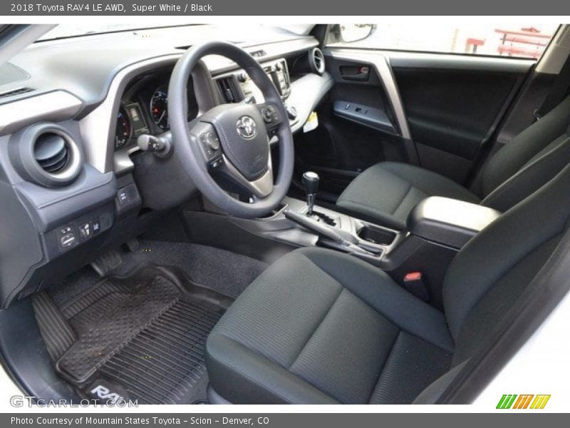 Super White / Black 2018 Toyota RAV4 LE AWD