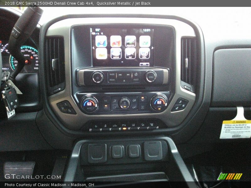 Quicksilver Metallic / Jet Black 2018 GMC Sierra 2500HD Denali Crew Cab 4x4