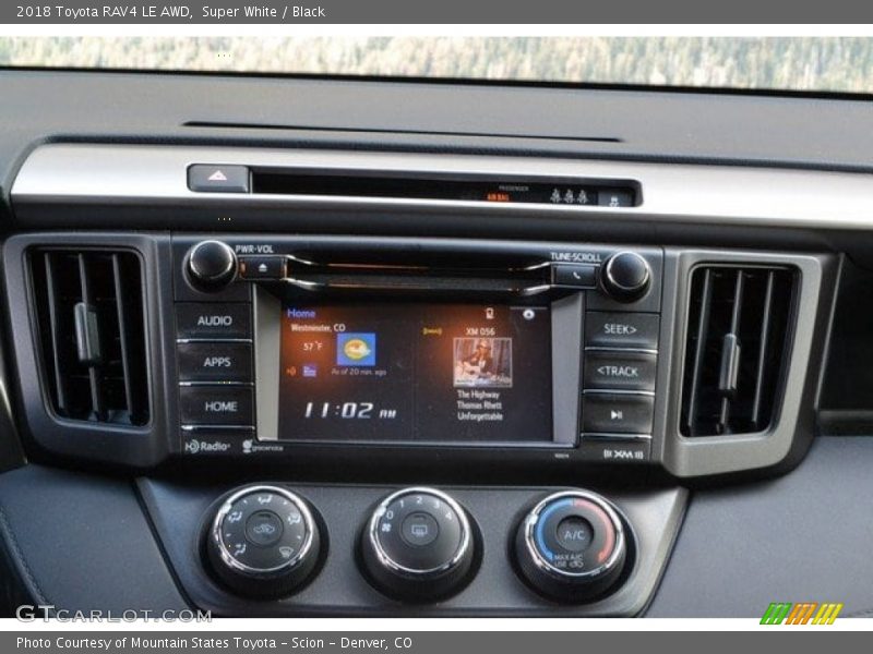Super White / Black 2018 Toyota RAV4 LE AWD