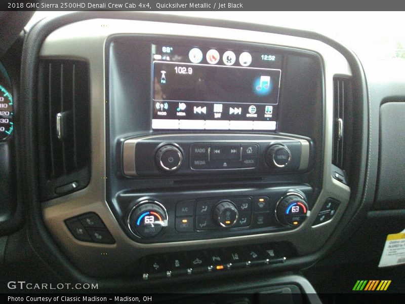 Quicksilver Metallic / Jet Black 2018 GMC Sierra 2500HD Denali Crew Cab 4x4