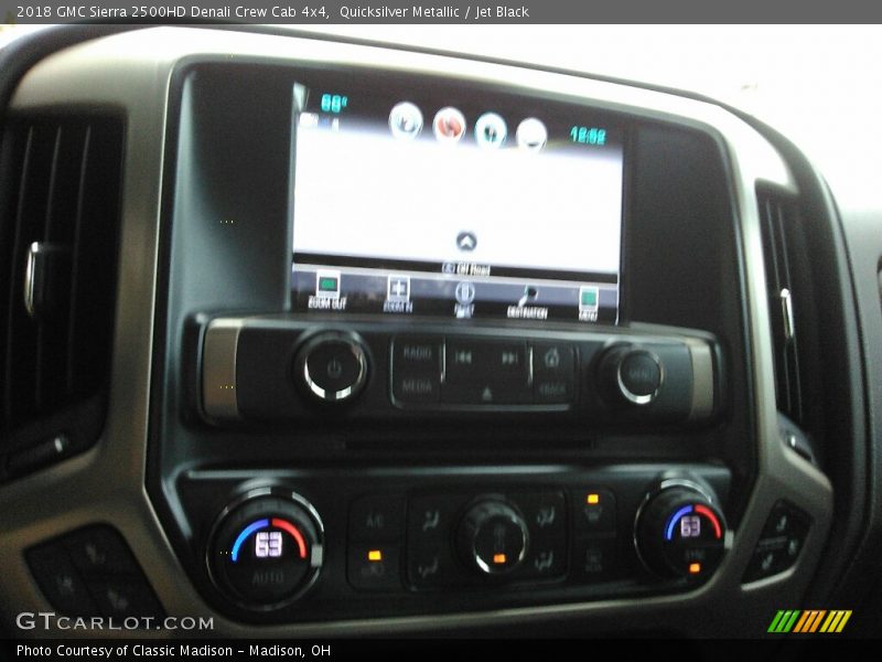 Quicksilver Metallic / Jet Black 2018 GMC Sierra 2500HD Denali Crew Cab 4x4