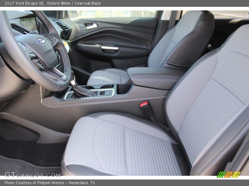 Oxford White / Charcoal Black 2017 Ford Escape SE