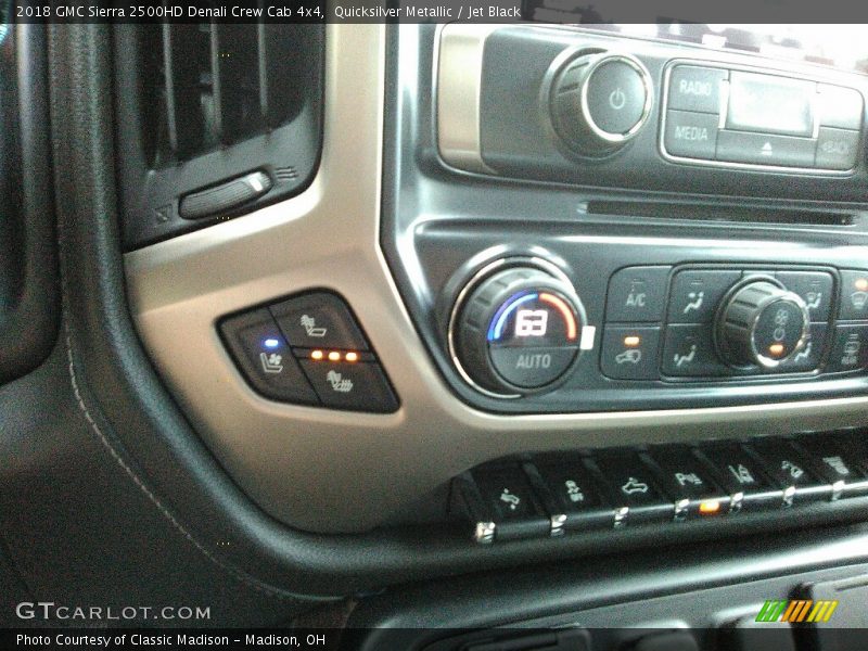 Quicksilver Metallic / Jet Black 2018 GMC Sierra 2500HD Denali Crew Cab 4x4