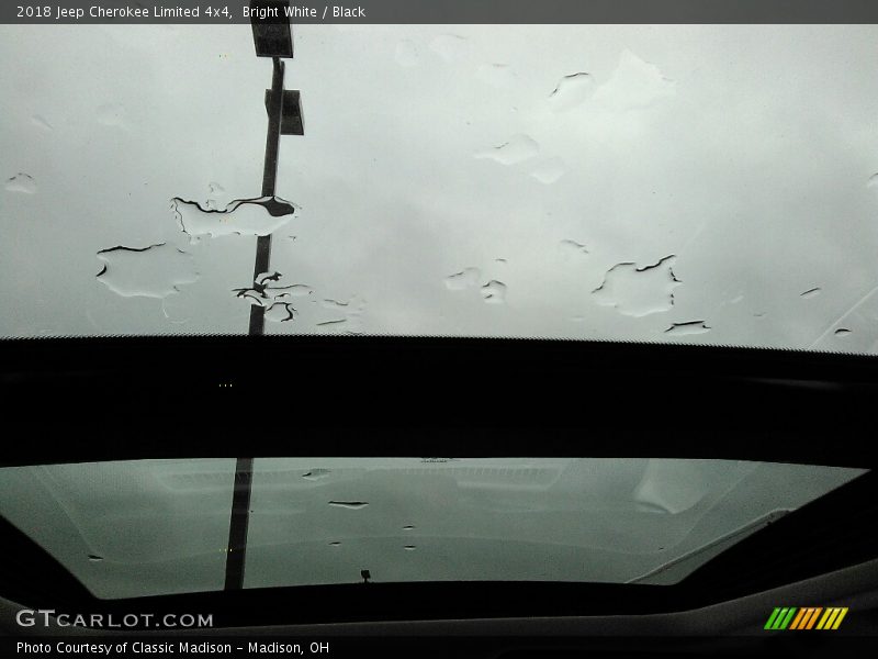 Bright White / Black 2018 Jeep Cherokee Limited 4x4
