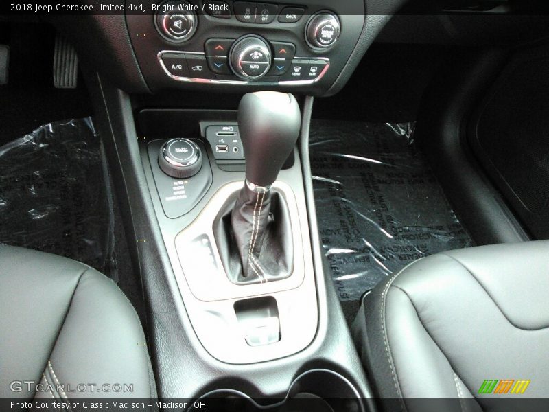 Bright White / Black 2018 Jeep Cherokee Limited 4x4