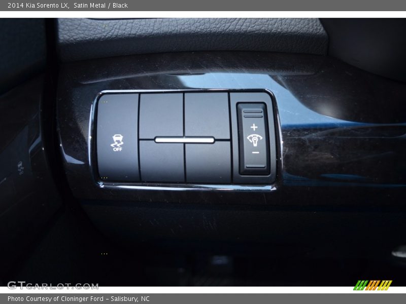 Satin Metal / Black 2014 Kia Sorento LX
