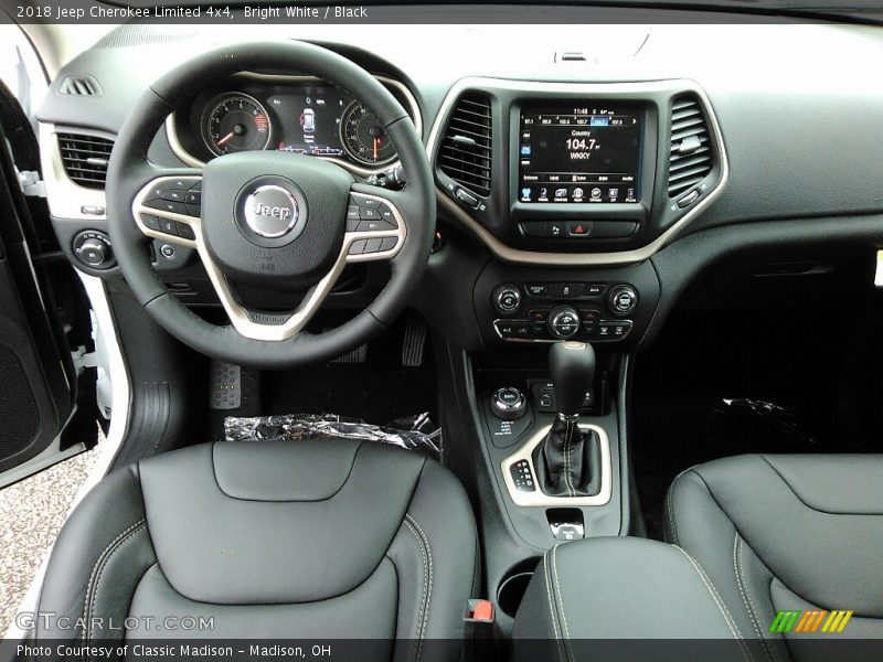 Bright White / Black 2018 Jeep Cherokee Limited 4x4