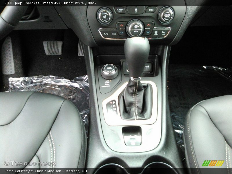 Bright White / Black 2018 Jeep Cherokee Limited 4x4