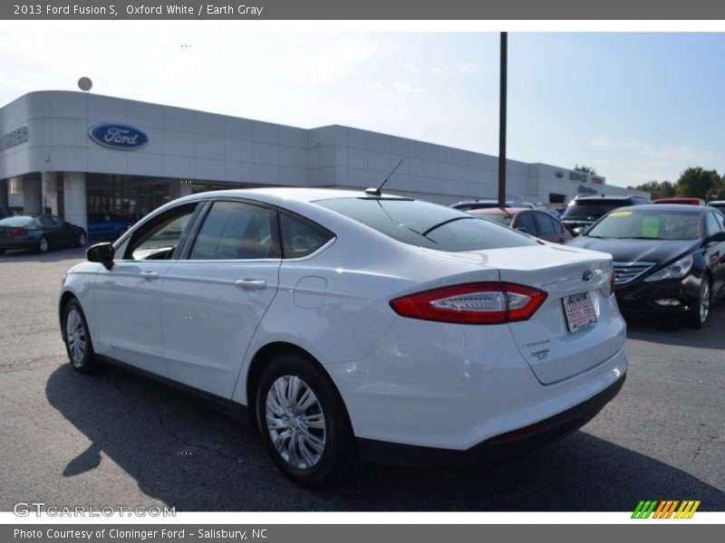 Oxford White / Earth Gray 2013 Ford Fusion S