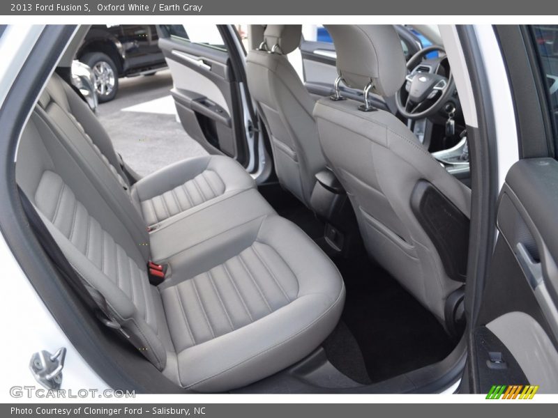 Oxford White / Earth Gray 2013 Ford Fusion S