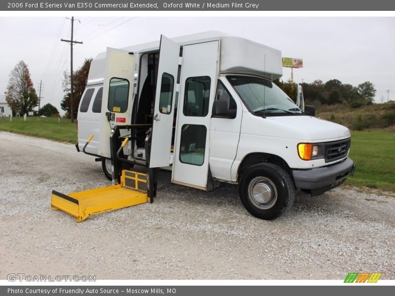 Oxford White / Medium Flint Grey 2006 Ford E Series Van E350 Commercial Extended