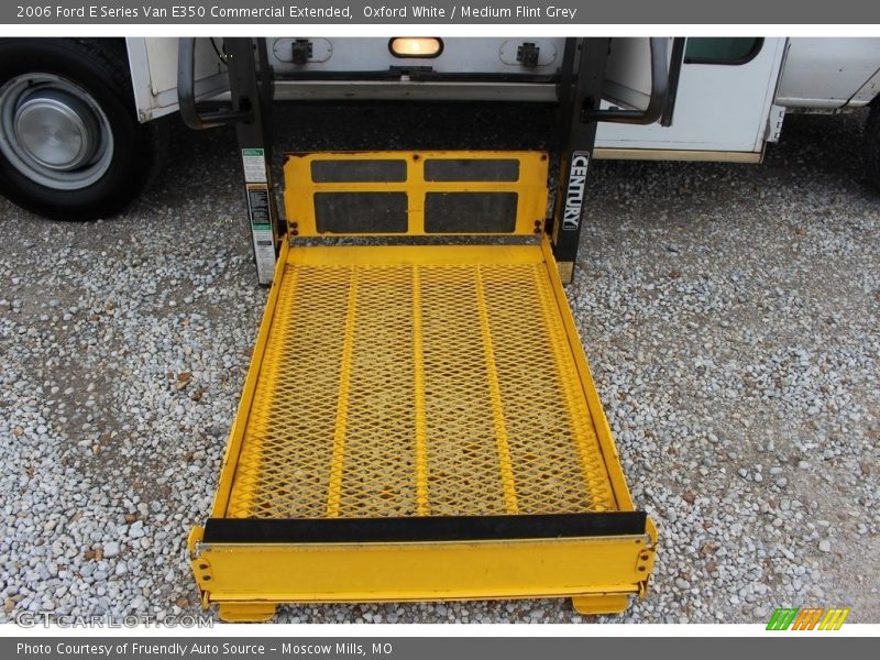 Oxford White / Medium Flint Grey 2006 Ford E Series Van E350 Commercial Extended