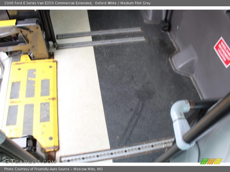 Oxford White / Medium Flint Grey 2006 Ford E Series Van E350 Commercial Extended
