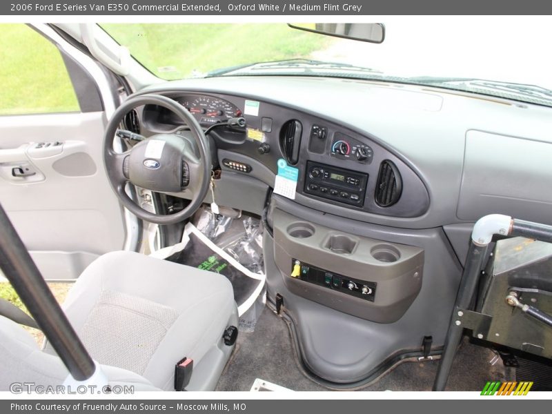 Oxford White / Medium Flint Grey 2006 Ford E Series Van E350 Commercial Extended