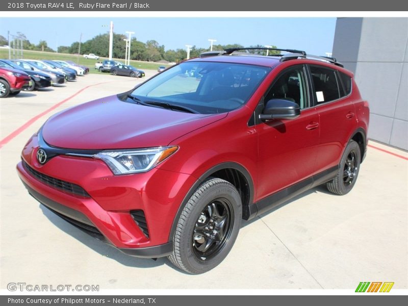 Front 3/4 View of 2018 RAV4 LE