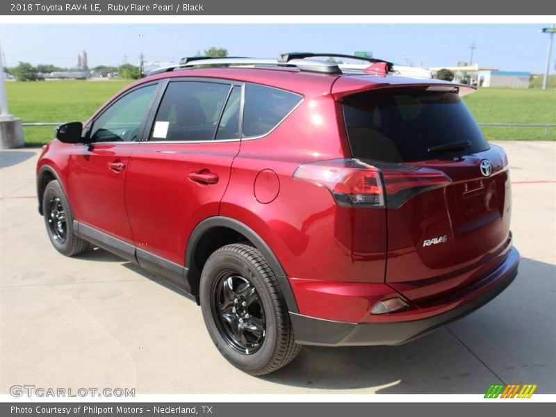 Ruby Flare Pearl / Black 2018 Toyota RAV4 LE
