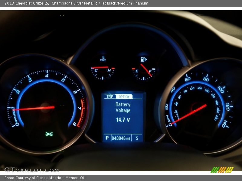 Champagne Silver Metallic / Jet Black/Medium Titanium 2013 Chevrolet Cruze LS