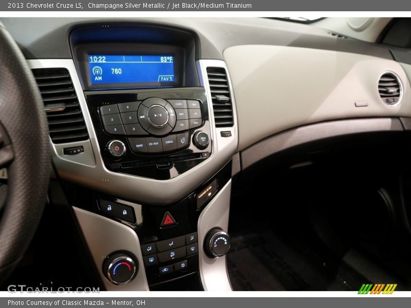 Champagne Silver Metallic / Jet Black/Medium Titanium 2013 Chevrolet Cruze LS