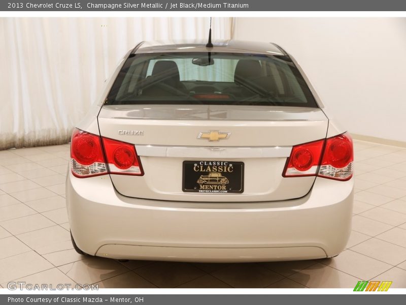Champagne Silver Metallic / Jet Black/Medium Titanium 2013 Chevrolet Cruze LS