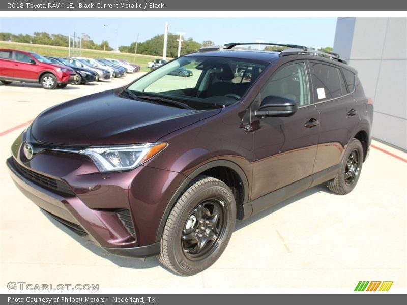 Front 3/4 View of 2018 RAV4 LE