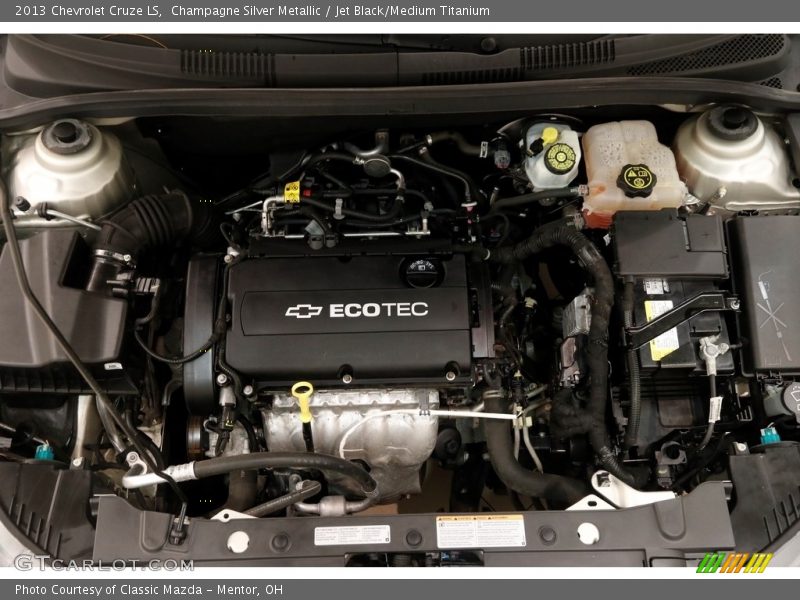 Champagne Silver Metallic / Jet Black/Medium Titanium 2013 Chevrolet Cruze LS