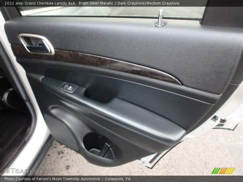 Bright Silver Metallic / Dark Graystone/Medium Graystone 2013 Jeep Grand Cherokee Laredo 4x4