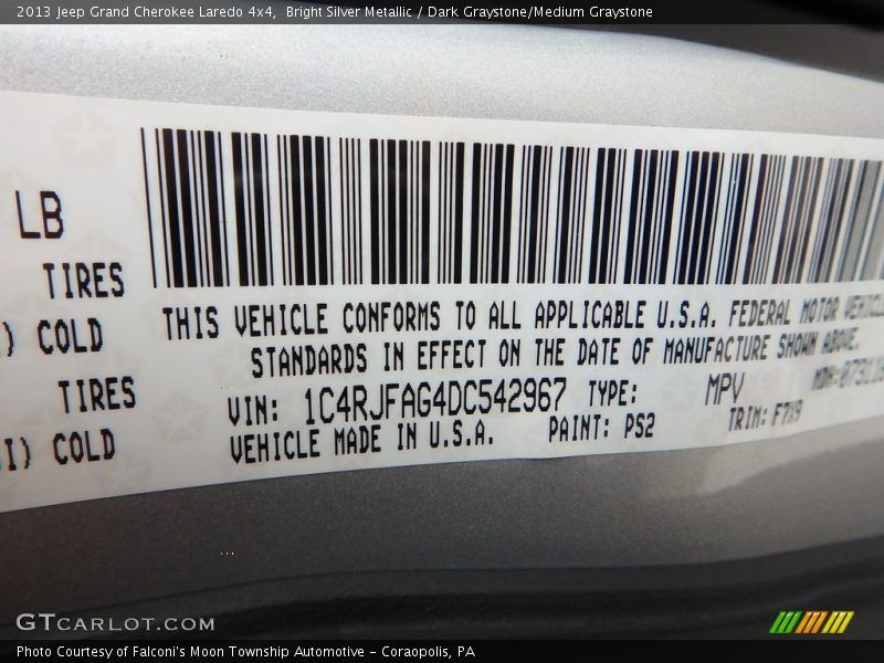Bright Silver Metallic / Dark Graystone/Medium Graystone 2013 Jeep Grand Cherokee Laredo 4x4