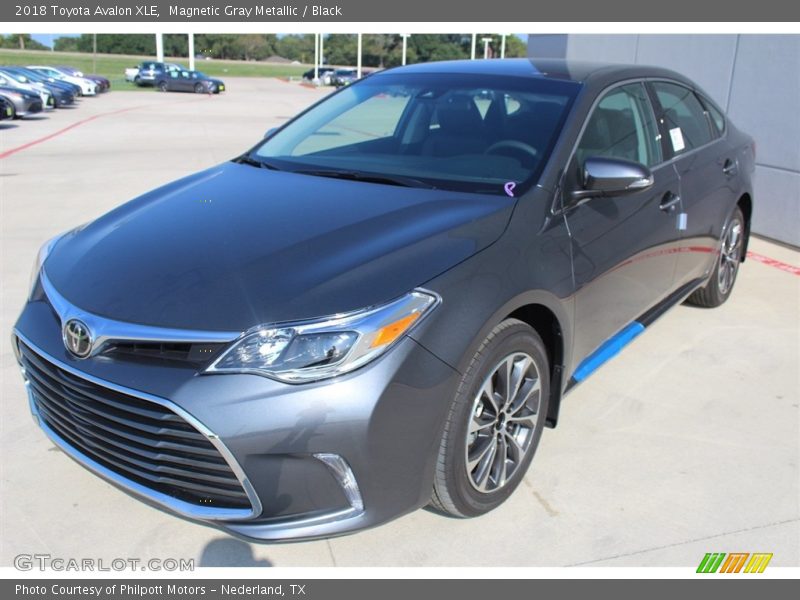 Magnetic Gray Metallic / Black 2018 Toyota Avalon XLE