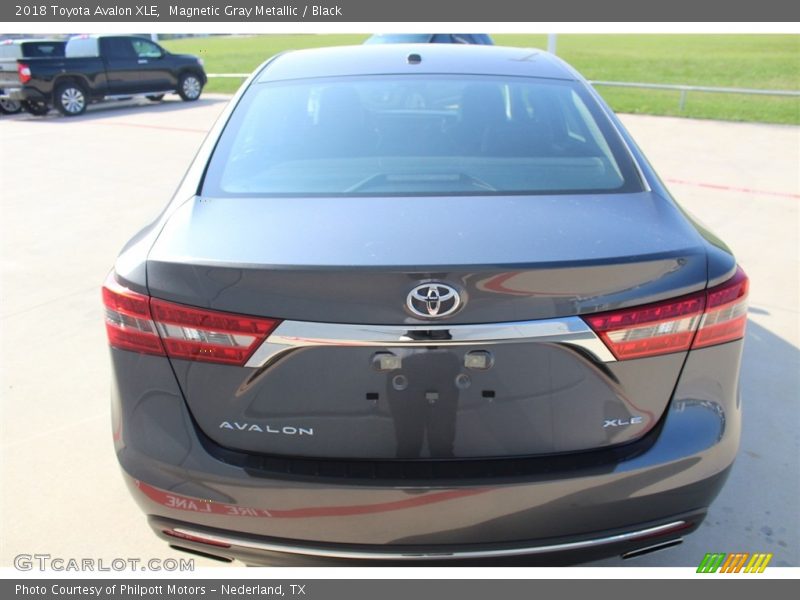 Magnetic Gray Metallic / Black 2018 Toyota Avalon XLE