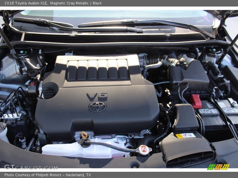 Magnetic Gray Metallic / Black 2018 Toyota Avalon XLE
