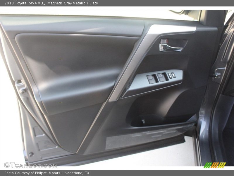 Magnetic Gray Metallic / Black 2018 Toyota RAV4 XLE