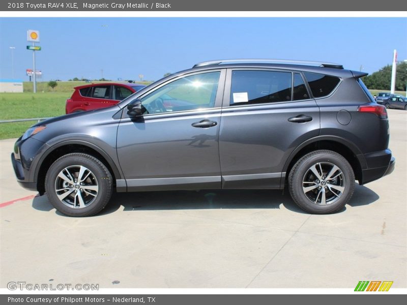 Magnetic Gray Metallic / Black 2018 Toyota RAV4 XLE