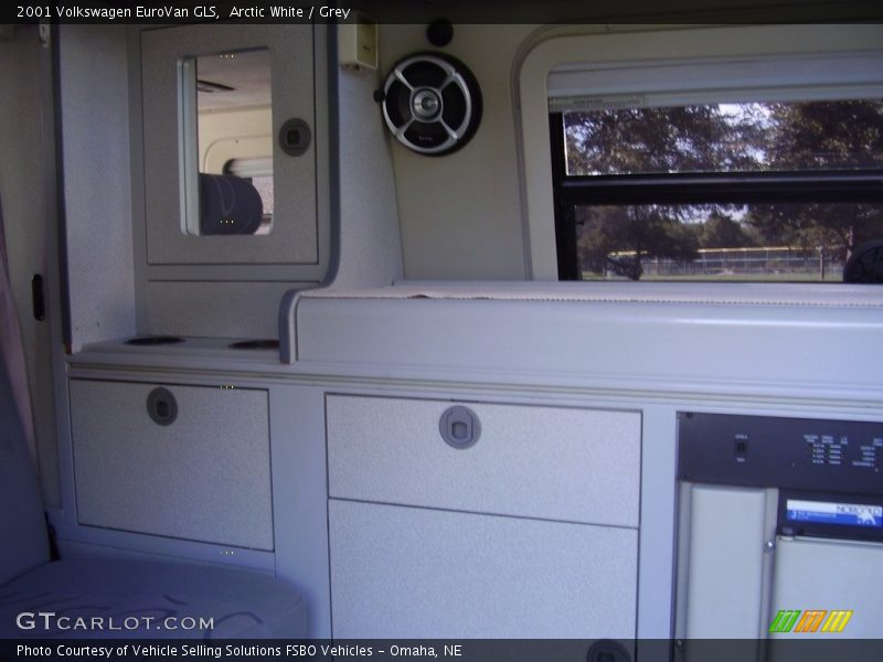 Arctic White / Grey 2001 Volkswagen EuroVan GLS