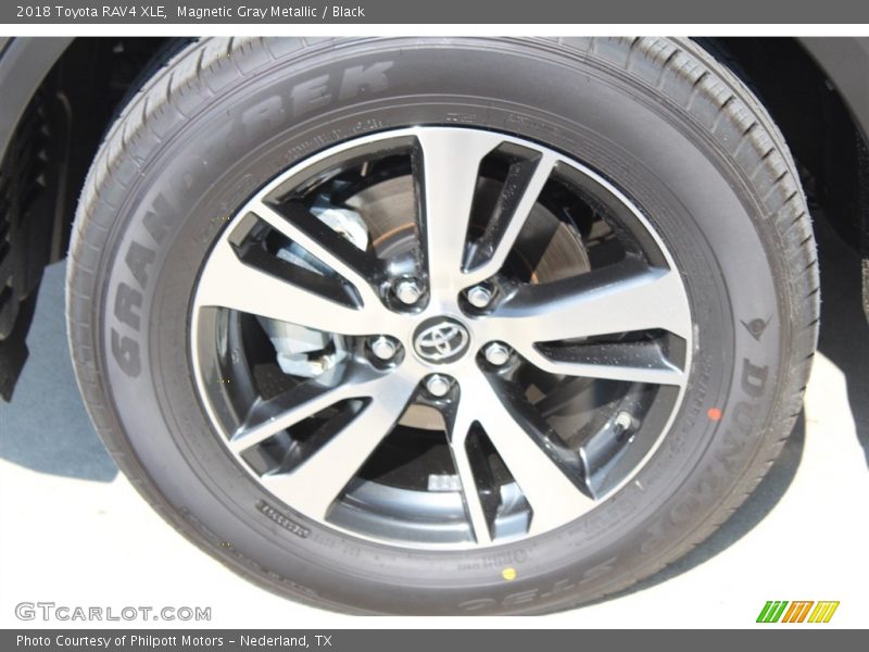Magnetic Gray Metallic / Black 2018 Toyota RAV4 XLE