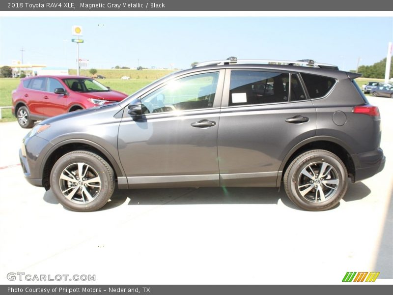 Magnetic Gray Metallic / Black 2018 Toyota RAV4 XLE