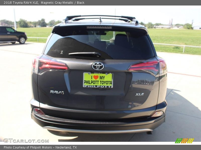 Magnetic Gray Metallic / Black 2018 Toyota RAV4 XLE