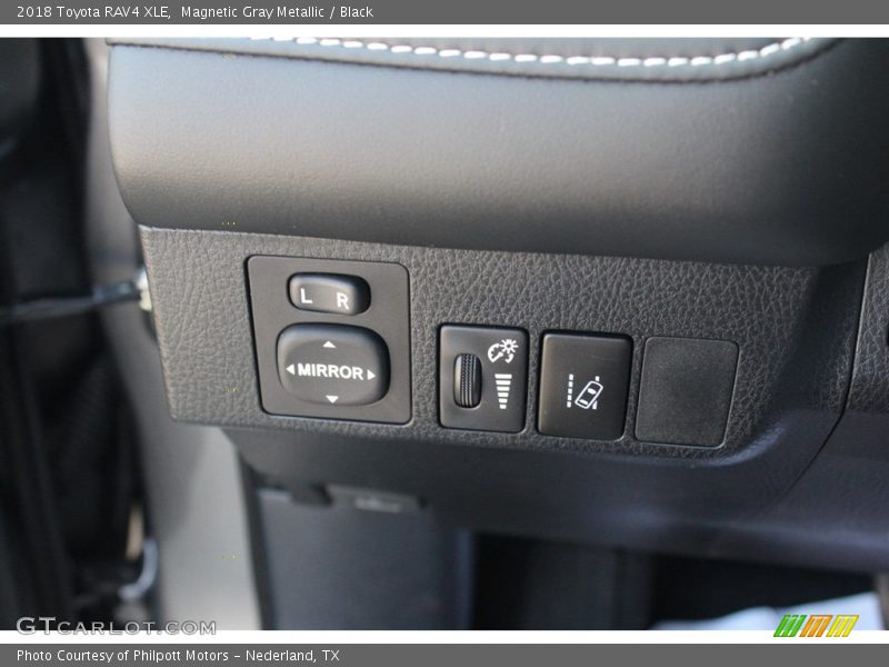 Magnetic Gray Metallic / Black 2018 Toyota RAV4 XLE