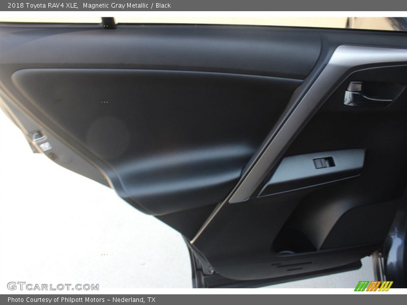 Magnetic Gray Metallic / Black 2018 Toyota RAV4 XLE