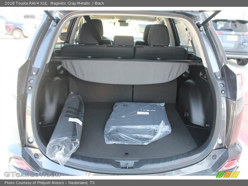 Magnetic Gray Metallic / Black 2018 Toyota RAV4 XLE